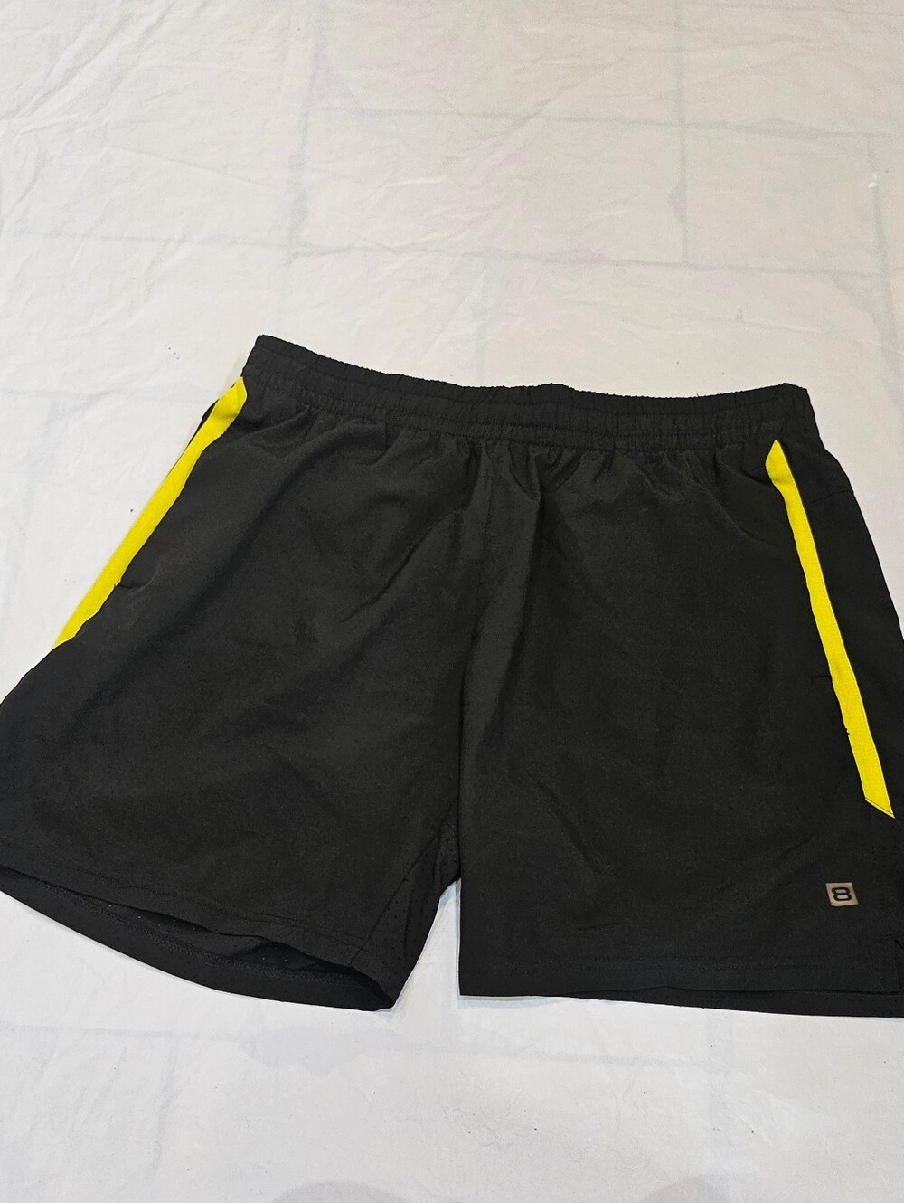 Men's Qwick-Dry Athletic Shorts Size L Black Yellow 2 Pockets